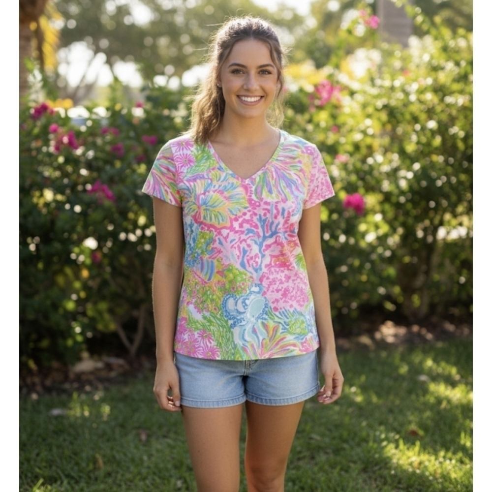 Lilly Pulitzer V-Neck Michelle T-Shirt Top | Sz Medium | Pink Green Floral